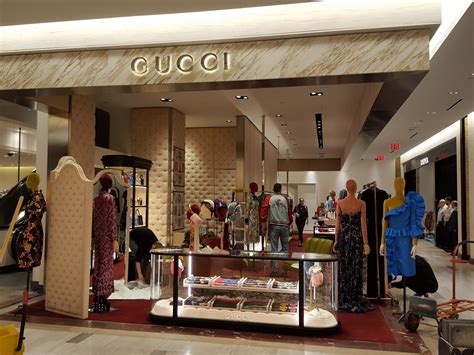 saks fifth avenue gucci new moreau|saks nyc 5th.